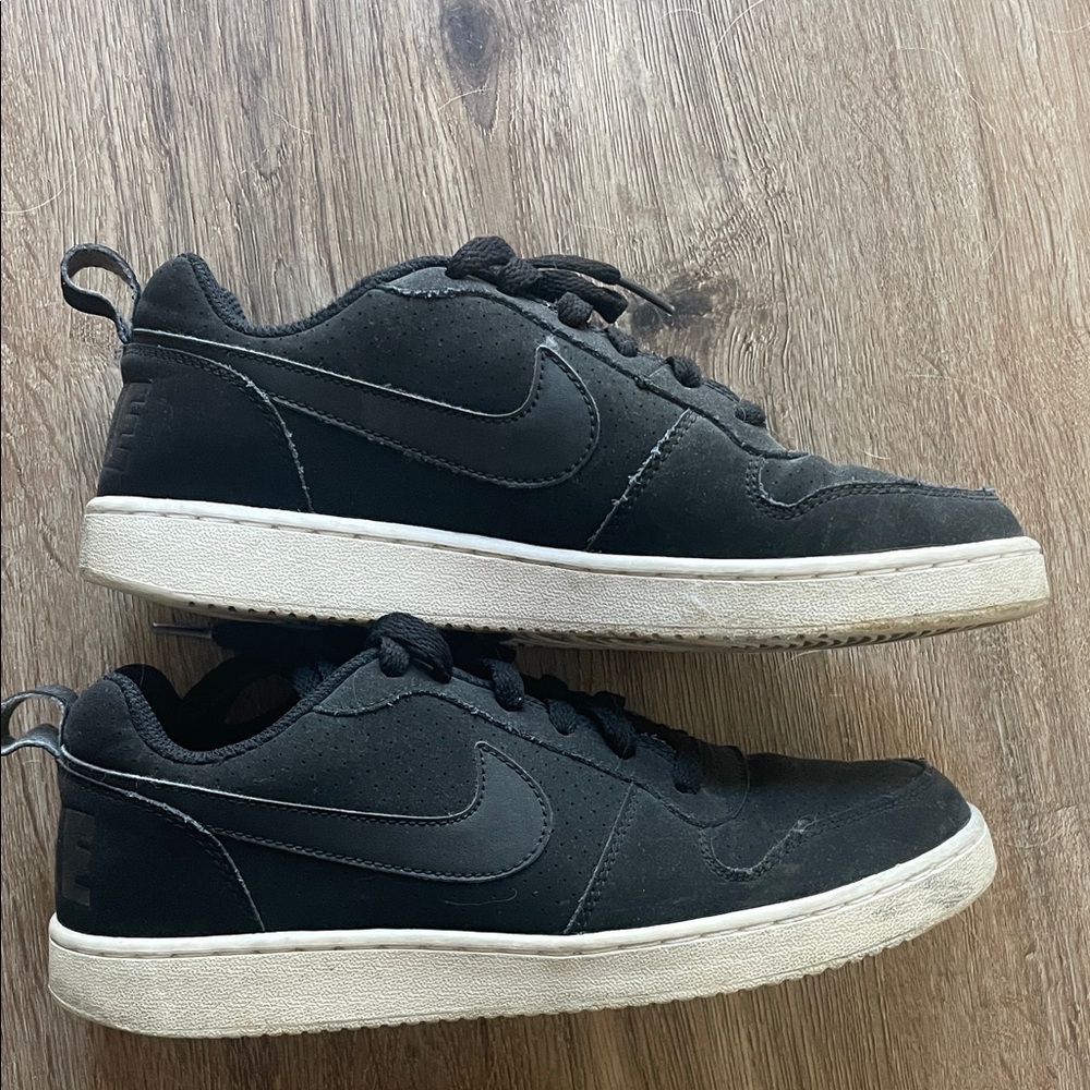Nike Men's Black and White Sneakers